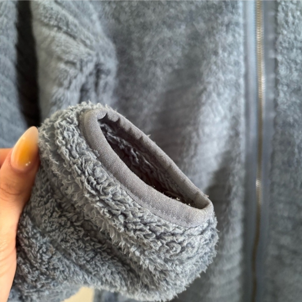 Cozy Columbia Blue Fleece Jacket - Picture 5 of 7